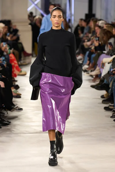 Look 28
